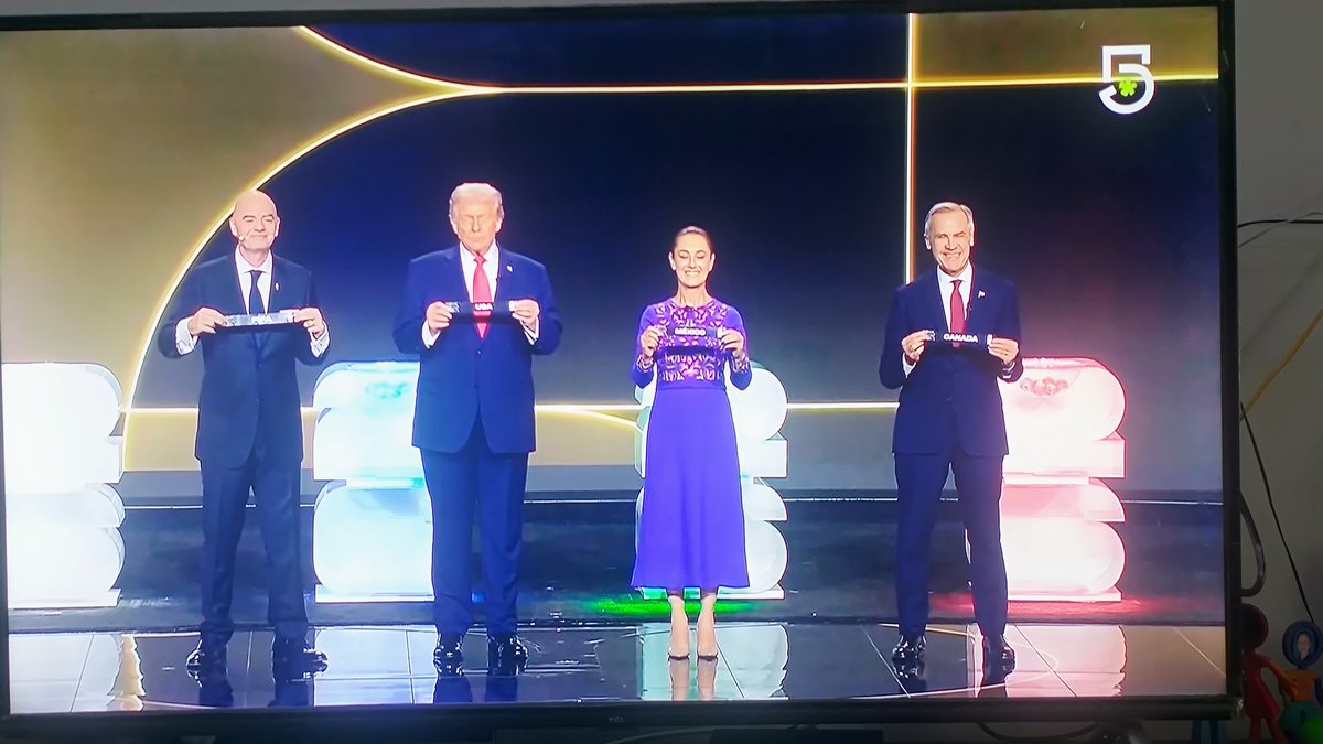 México.
sud africa
Corea
Y ? ¿ Dinamarca?

¿Bastante factible pasar?