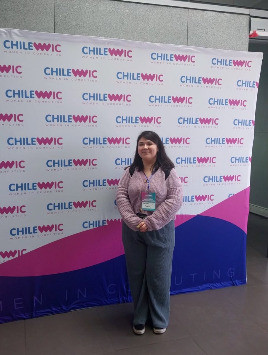 #EstudiantesFIC 🤩 La estudiante de la Escuela de Informática y Telecomunicaciones UDP, Javiera Manzo González, participó del XIII Encuentro de Mujeres en Computación ChileWIC 2025, realizado el 28 de noviembre en la Universidad de Chile.

eit.udp.cl/estudiante-jav…