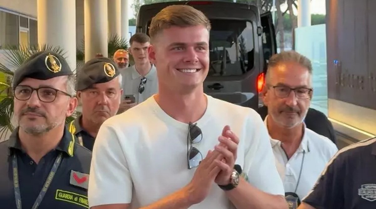 🚨 Brighton are evaluating an early recall for Evan Ferguson. Tzimas’ long-term injury pushes Hürzeler toward bringing the Irish striker back in January

[via <a href="/g_iallorossi/">Giallorossi.net</a>]

#BHAFC