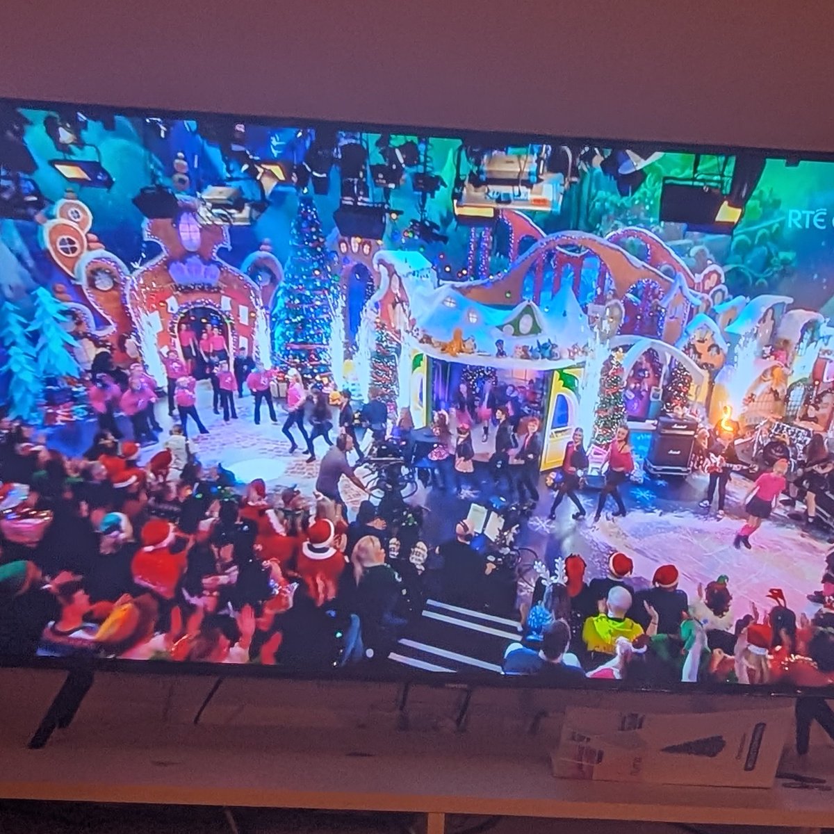 When all your friend groups finally converge at your wedding.

#latelatetoyshow