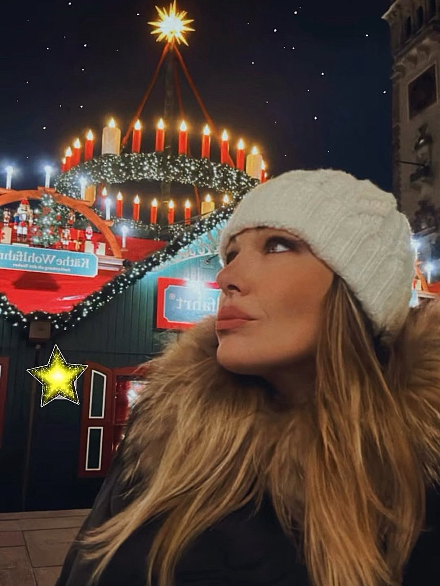 Enjoying the magical Christmas atmosphere of my beloved Hamburg 😍🌟 #Hamburg #NinoMachaidze #Love #HamburgStaatsoper #Germany #Happy #ChristmasAtmosphere #LElisirdAmore #Adina #Donizetti