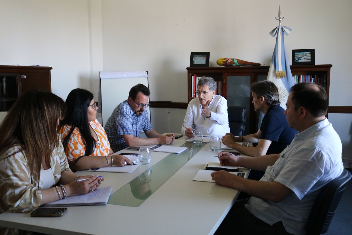 clauavruj's tweet photo. Reunión semanal de Gabinete del INAI en la que realizamos una detallada evaluación de lo hecho, se ratificó el trabajo de 2025 con la convicción de profundizar nuestro plan estratégico para los dos años venideros que ya comienzan. Seguimos avanzando. https://t.co/vtwr2fczoQ