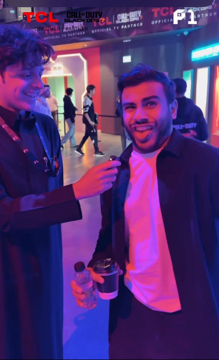 اغرب شخص سويته معه مقابله، بس رهيب هههههههههههههههه 
vt.tiktok.com/ZSfwSA87B/