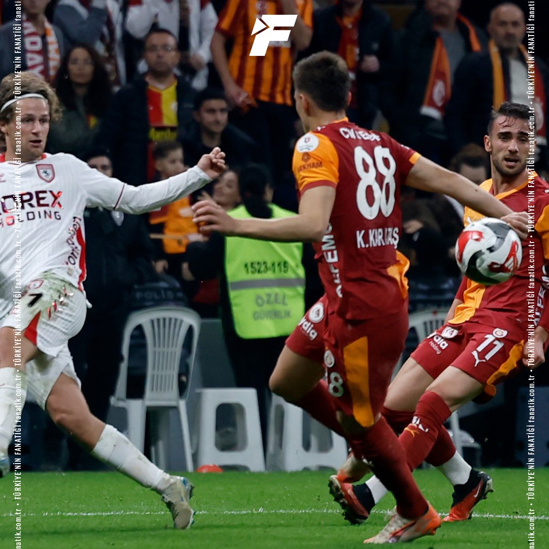 DOĞAL KONUM  😂

(📸@samettyyalcin)