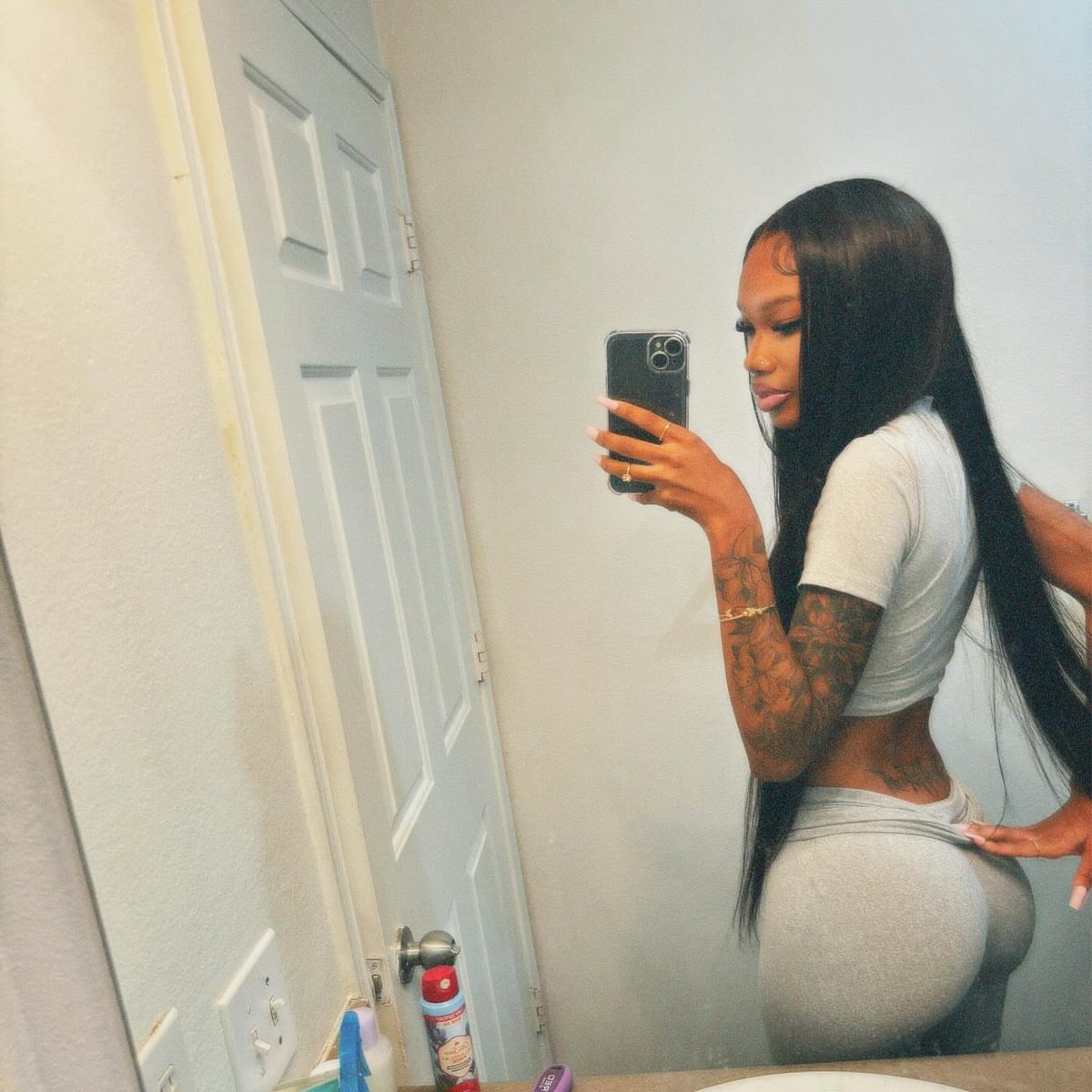 melaninpalace's tweet photo. Snatched https://t.co/Vc6VAYOauE