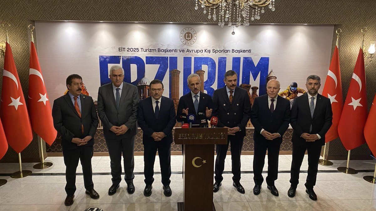 avibrahimK's tweet photo. Ulaştırma ve Altyapı Bakanımız Sayın Abdulkadir Uraloğlu ile birlikte Erzurum Valiliğimizi ziyaret ettik.

Nazik ev sahiplikleri ve samimi misafirperverlikleri için Erzurum Valimiz Sayın Mustafa Çiftçi’ye teşekkürlerimi sunuyorum. https://t.co/1uzAo3BNbr