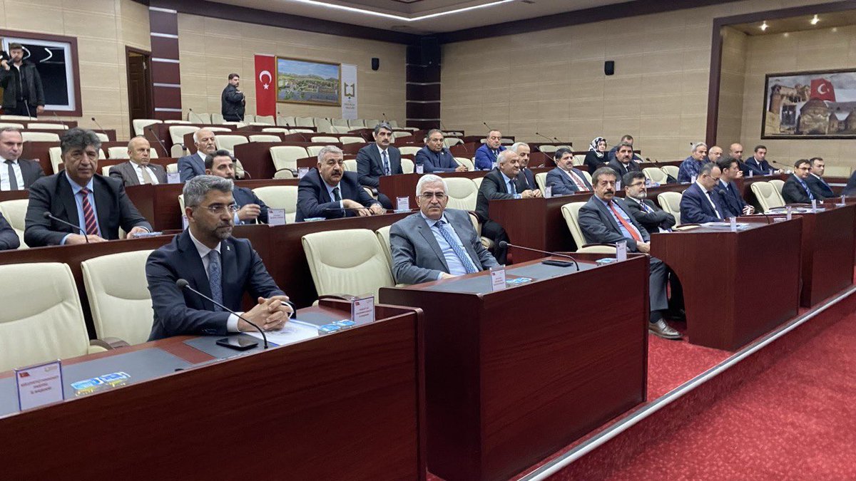 avibrahimK's tweet photo. Ulaştırma ve Altyapı Bakanımız Sayın Abdulkadir Uraloğlu ile birlikte Erzurum Valiliğimizi ziyaret ettik.

Nazik ev sahiplikleri ve samimi misafirperverlikleri için Erzurum Valimiz Sayın Mustafa Çiftçi’ye teşekkürlerimi sunuyorum. https://t.co/1uzAo3BNbr