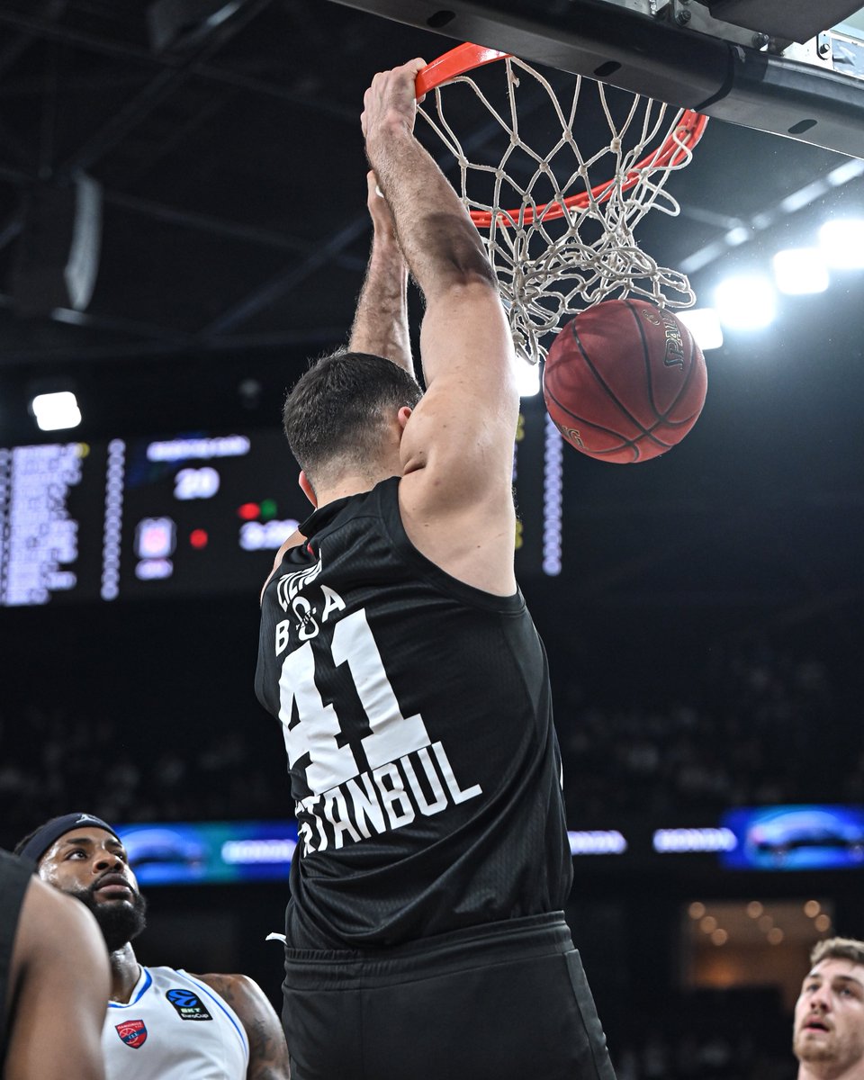 Gecenin MVP’si 𝓐𝓷𝓽𝓮 𝓩𝓲𝔃𝓲𝓬 💫

🏀 18 Sayı
🛡️ 13 Ribaund
✋ 2 Top çalma
✨ 36 VP