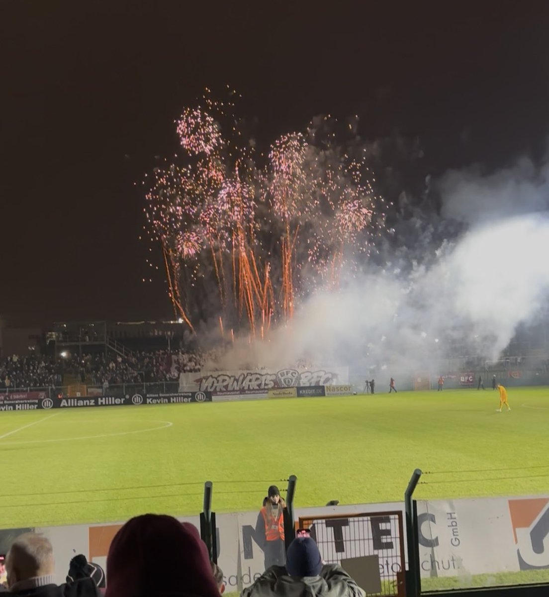 renelauberlin's tweet photo. Freitagabend beim #Herzensverein @BFCDynamo im #Sportforum
#fananwalt #beimfananwalt #fananwaltberlin #BFCHFC https://t.co/KkzgXNpKZJ