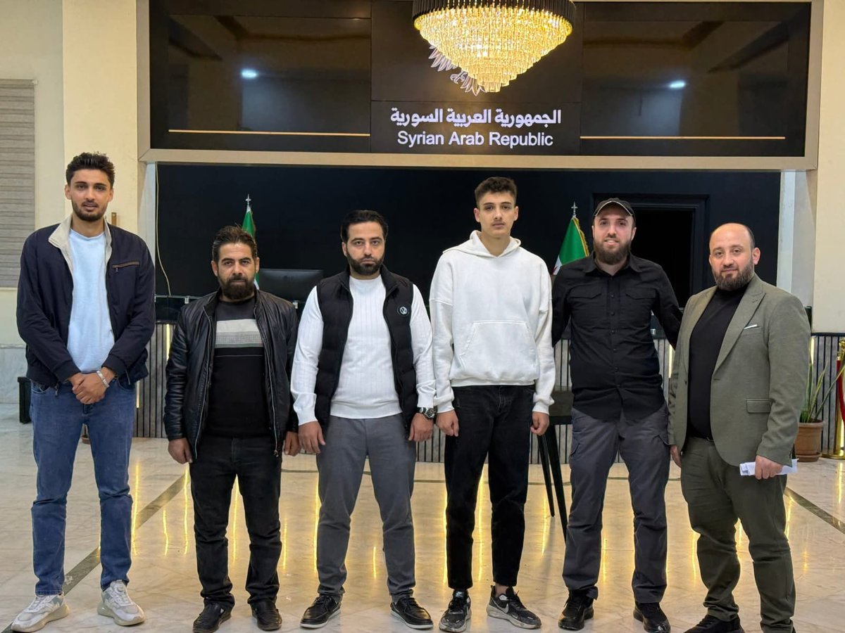 بأقل من 20 ساعة استطاعت قوات الأمن الداخلي من تحرير أحد المخطوفين وإلقاء القبض على الخلية المتورطة.
تقف قيادة الأمن الداخلي عند مسؤوليتها في كل حادثة تمس أمن المواطن في #حلب
#قيادة_الامن_الداخلي_بحلب
#وزارة_الداخلية