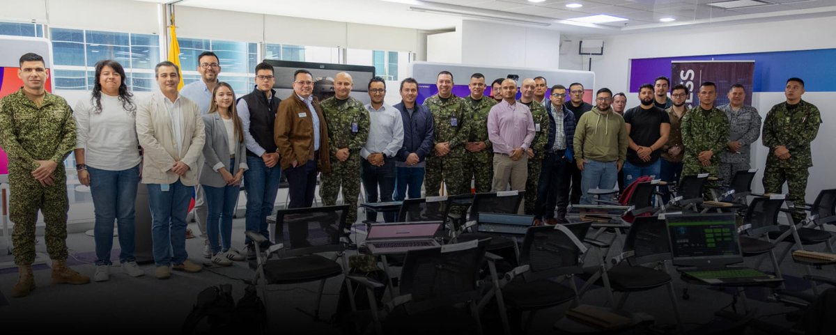 FuerzasMilCol's tweet photo. #SiempreFirmes | El Comando General de las #FuerzasMilCol, en colaboración con COLCert Mintic, Cisco Colombia y otros sectores del área, llevó a cabo el ejercicio cibernético 'Capture the Flag' (CTF), que tiene como  propósito fortalecer la articulación para anticipar amenazas cibernéticas, brindar herramientas para la toma de decisiones y la respuesta en crisis, identificar y evaluar la capacidad de reacción para minimizar la materialización de la amenaza, mejorar la coordinación y colaboración entre equipos multidisciplinarios, y evaluar la efectividad de los protocolos de seguridad existentes.

El ejercicio contó con la participación de delegados de sectores como hidrocarburos, salud, gobierno, seguridad y defensa, comercio, industria y turismo, educación y agricultura.
#ConLaFuerzaDeNuestrasFuerzas
#CumpliendoConLaSeguridadYDefensa