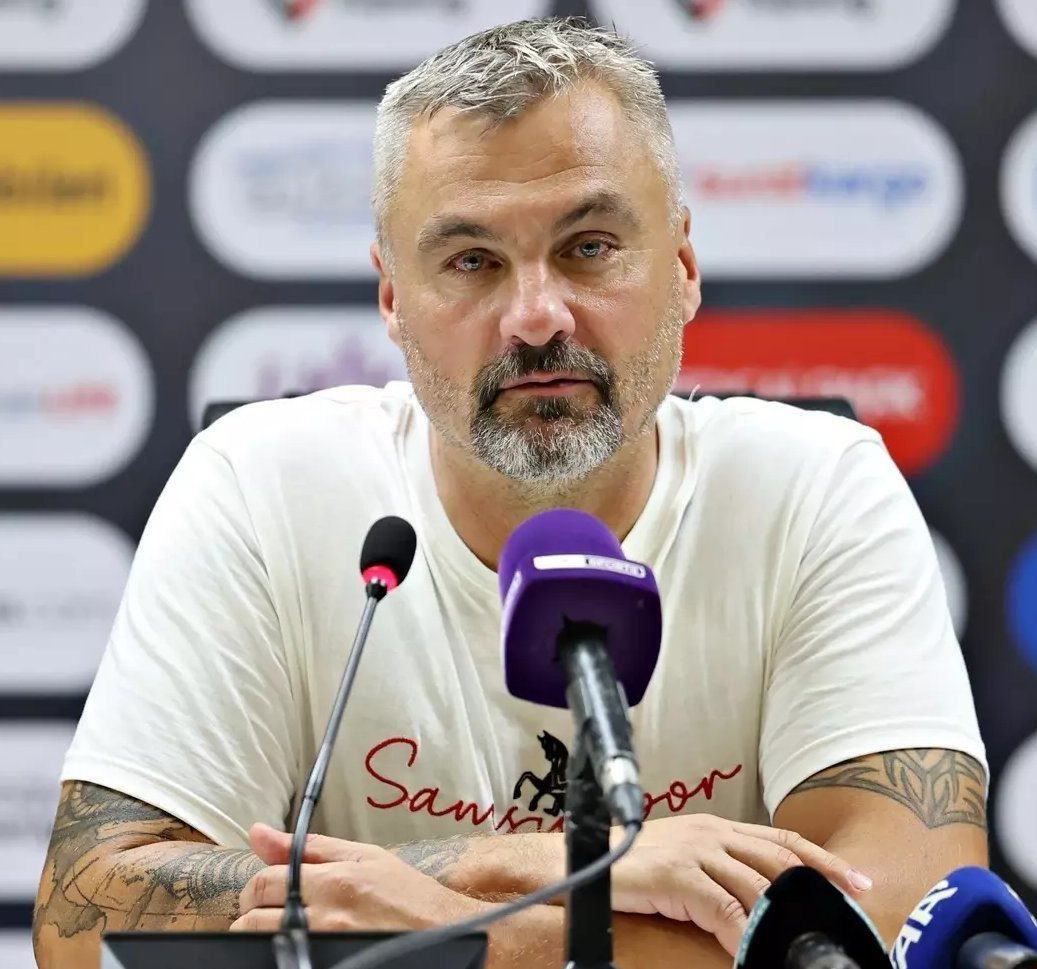 Samsunspor Teknik Direktörü Reis: "Bu gece bir skandal yaşandı."