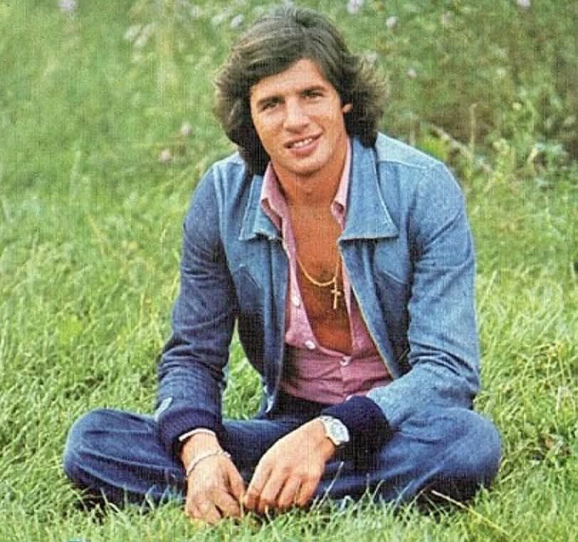 Un altro pezzo di gioventù che va via
youtu.be/1QsKTzHHDI8?si…

Buon vento Sandro Giacobbe 🌷