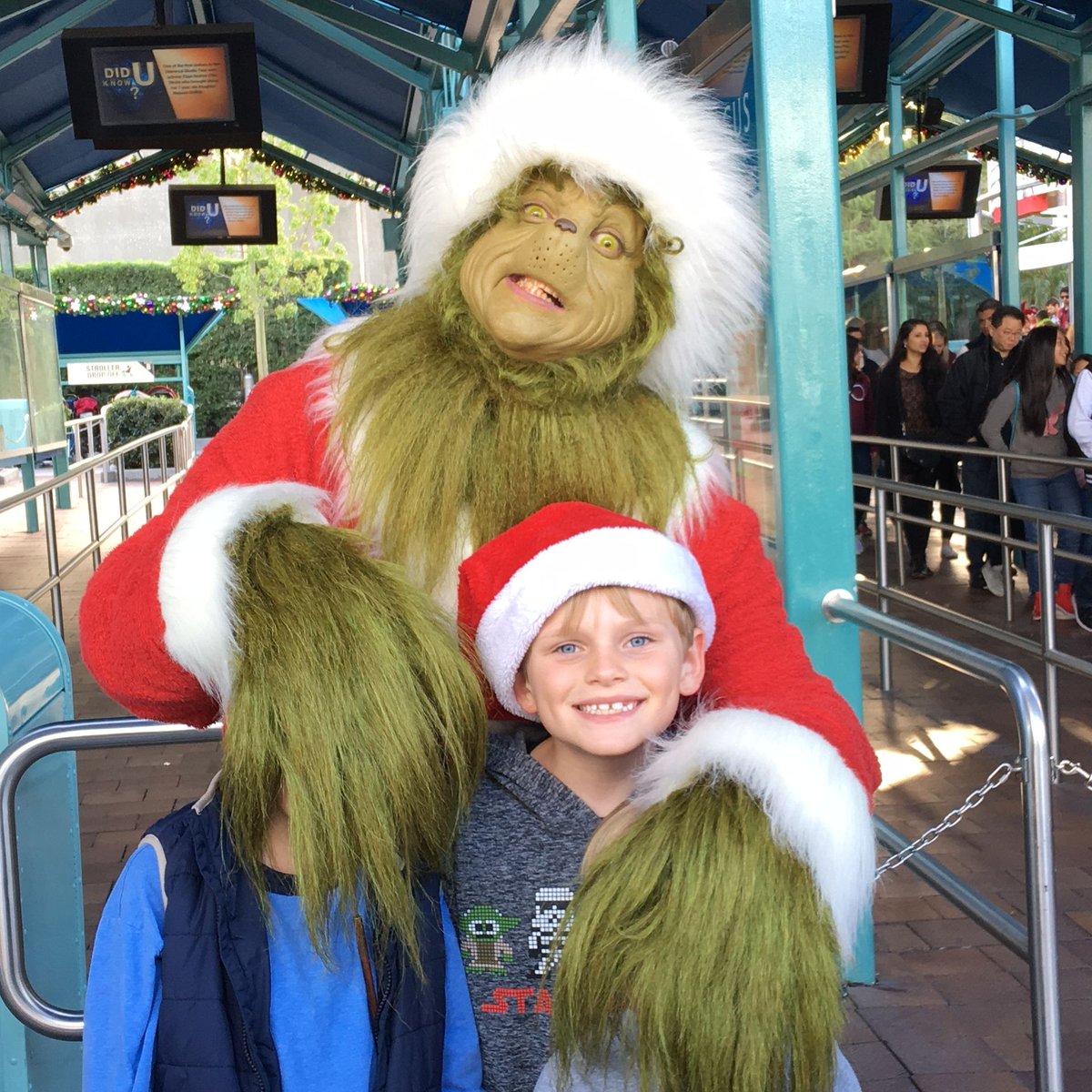 Tracey Sells LA tweet media