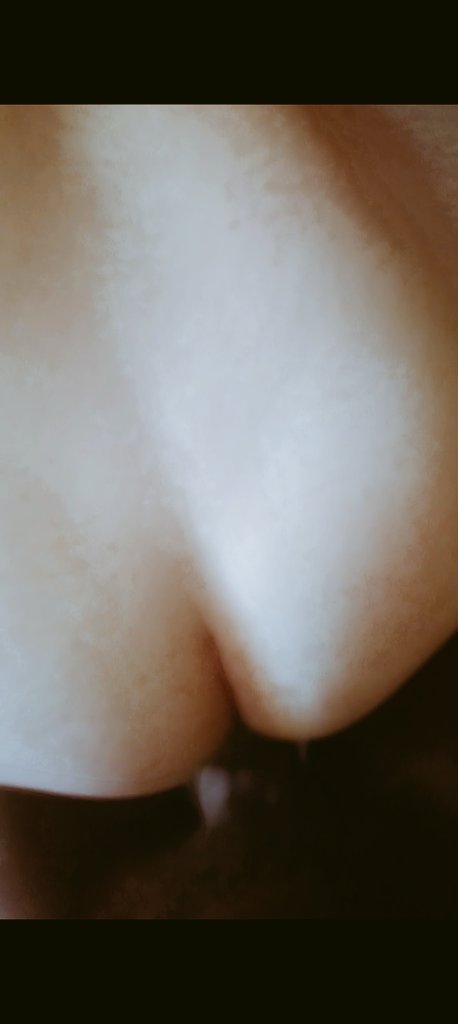 Linetume's tweet photo. Come I bend u over🥒🥒 https://t.co/bpkBTnUU2P