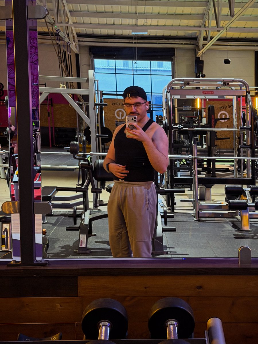 red himbo tweet media