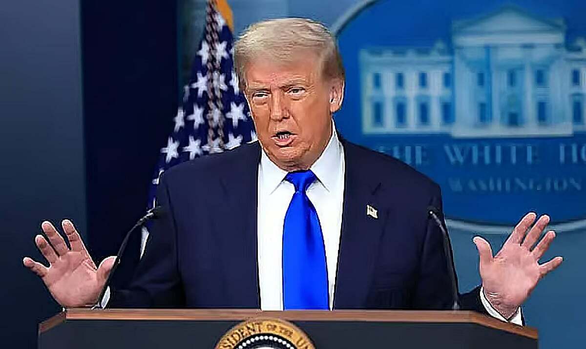 البيت الأبيض: أوروبا معرضة للفناء ما لم تتغير. هاجمت إدارة الرئيس الأمريكي دونالد ترامب، أوروبا، وذلك عبر وثيقة الأمن القومي الجديدة 2025.. وقالت الوثيقة إن أوروبا مُعرضة لخطر "الزوال الحضاري" نتيجة عقود من التدهور الاقتصادي، والرقابة السياسية، والهجرة.. ووفقا لما نقلته "الشرق"، 