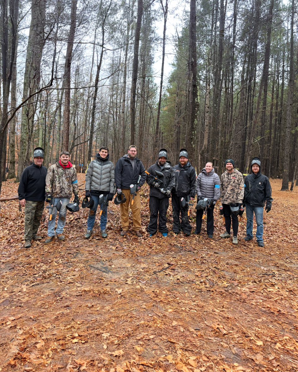 sammysmithSS's tweet photo. A little offseason paintballing with the 🎱 crew @JRMotorsports https://t.co/riA6QxndWI