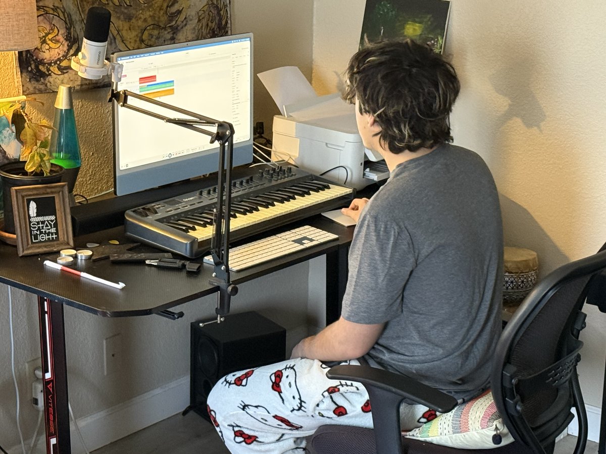 My son Sol is making music with <a href="/tellurstori/">tellurstori</a>! This is a really special milestone.

🎩✨🎵❤️