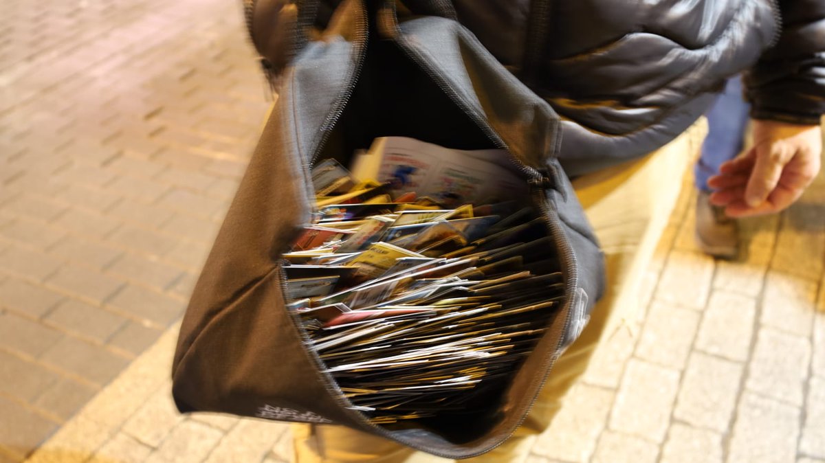 ElKioscodeMarce's tweet image. En @ElKioscodeMarce dimos la bienvenida a la Navidad'2️⃣5️⃣ con nuestra tradición QUEDADA DE INTERCAMBIO DE CROMOS DE ASTORGA que este año fu su IV edición

Muchas gracias a todos los niños (grandes y pequeños) que participaron