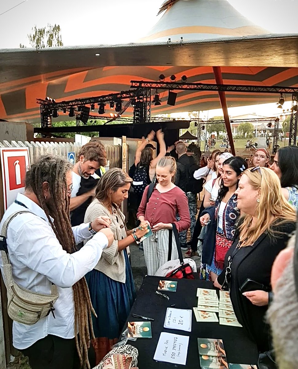 Light in Babylon tweet media