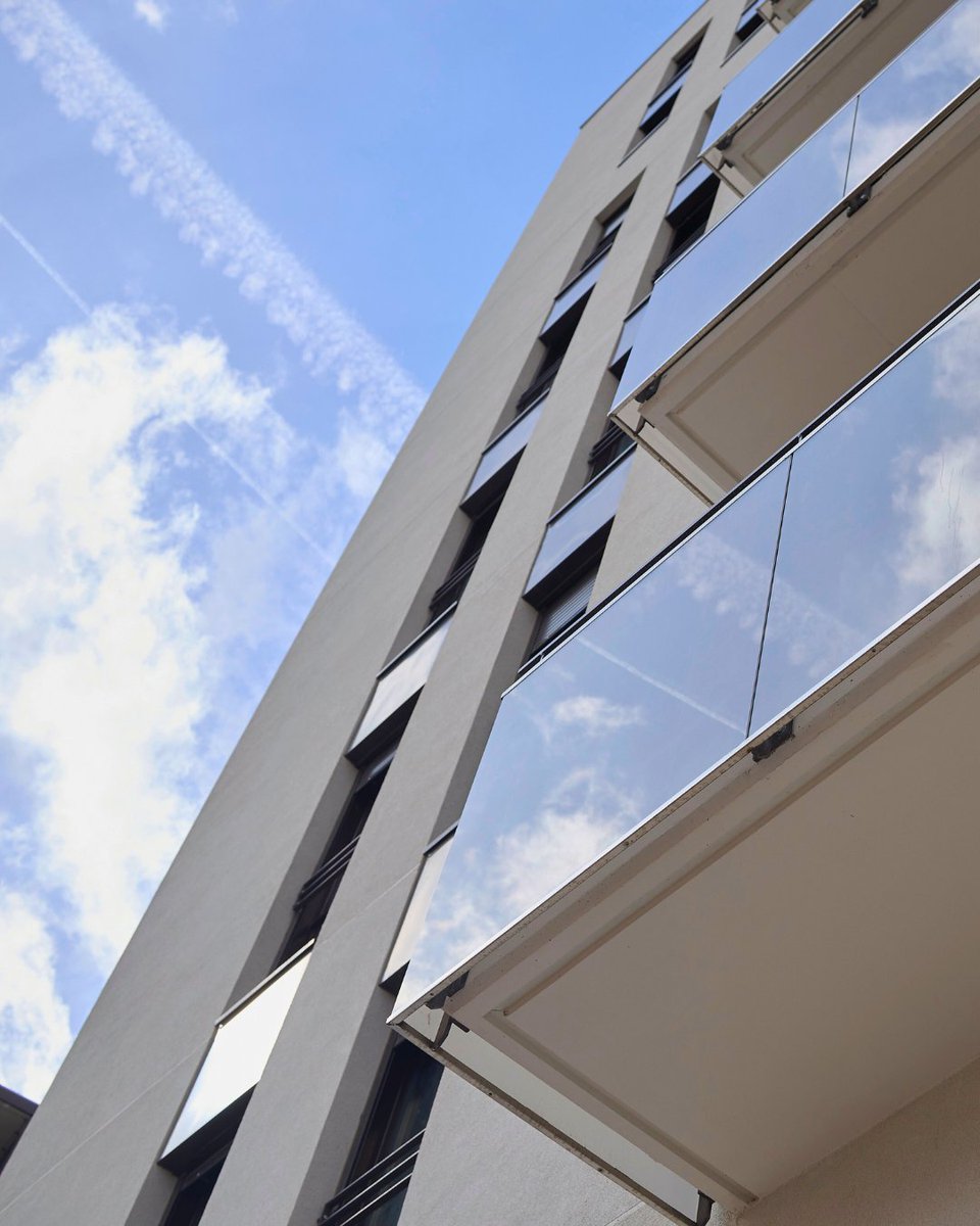 Metropolitan House tweet media