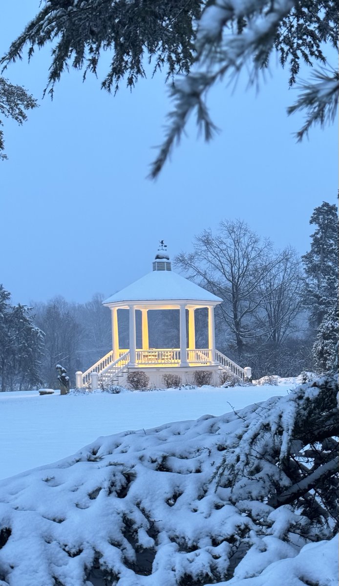 VCCA's tweet photo. #VCCAFellows at #MtSanAngelo woke up to a winter wonderland today. ✨ 

🧡 Photo by Betsy https://t.co/XtOWyoet3a