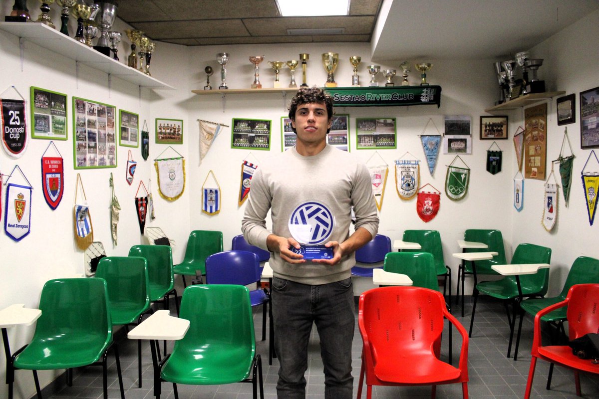 ⚽️ 𝐀𝐥𝐞𝐣𝐚𝐧𝐝𝐫𝐨 𝐌𝐞𝐧𝐝𝐨𝐳𝐚, 𝐦𝐞𝐣𝐨𝐫 𝐣𝐮𝐠𝐚𝐝𝐨𝐫 𝐝𝐞𝐥 𝐆𝐫𝐮𝐩𝐨 𝐗𝐕 𝐝𝐞 𝐥𝐚 𝐓𝐞𝐫𝐜𝐞𝐫𝐚 𝐑𝐅𝐄𝐅 𝐬𝐞𝐠ú𝐧 𝐥𝐚 𝐀𝐅𝐄 / Alejandro Mendoza, Hirugarren Mailako XV. multzoko jokalaririk onena AFEren arabera

🏆 <a href="/afefutbol/">AFE</a> 

adsj-dke.com/entrevista-ale…