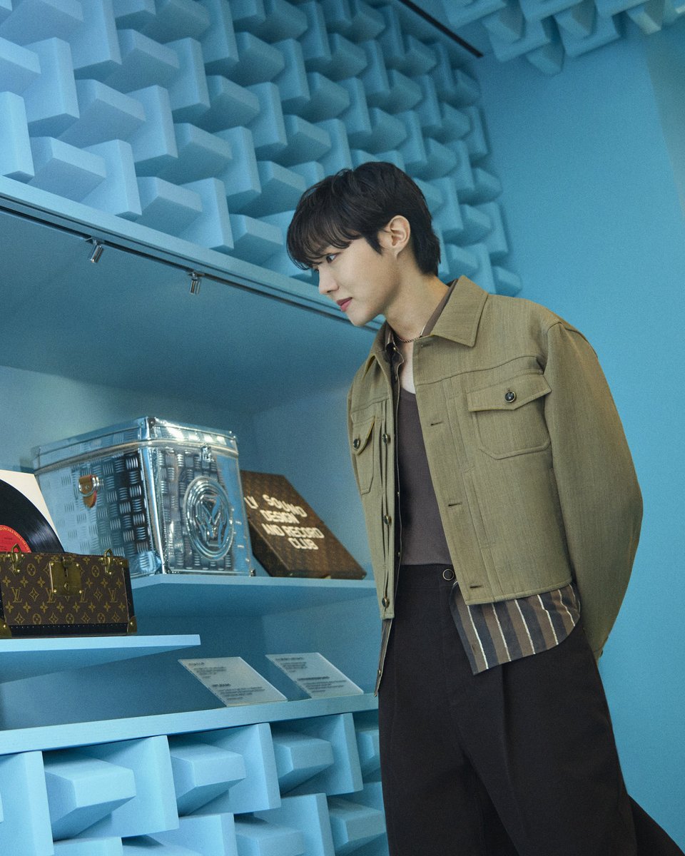 Rare music-related pieces by Louis Vuitton take focus in the Music Room, illuminating the House's long-standing connection to sound and culture shaped over more than a century of history.