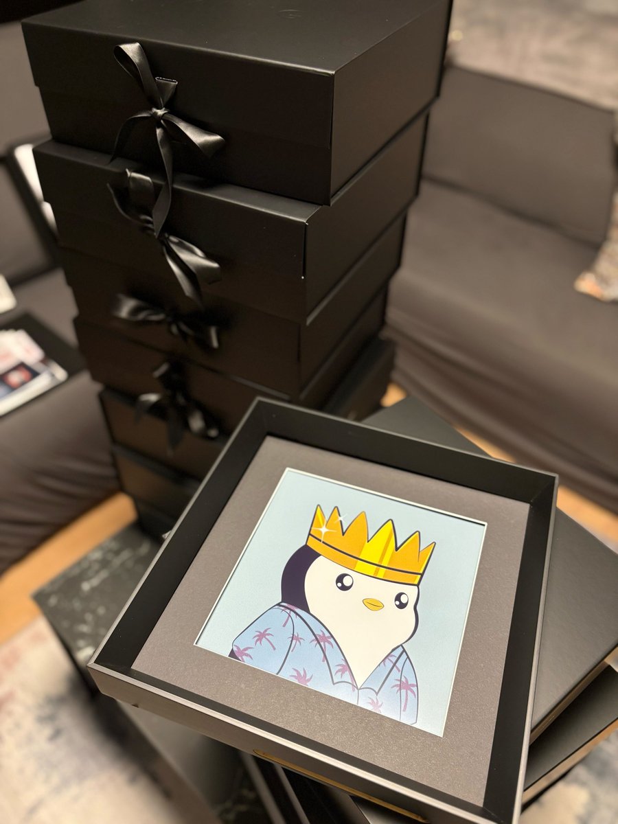 AELIG_art's tweet photo. Our Black Friday event is officially over and all 20 Limited Edition AELIG Collector Frames are now sold out 🎉

A huge thank you to everyone who subscribed, followed, messaged, and joined the event! https://t.co/83g5Y7164P