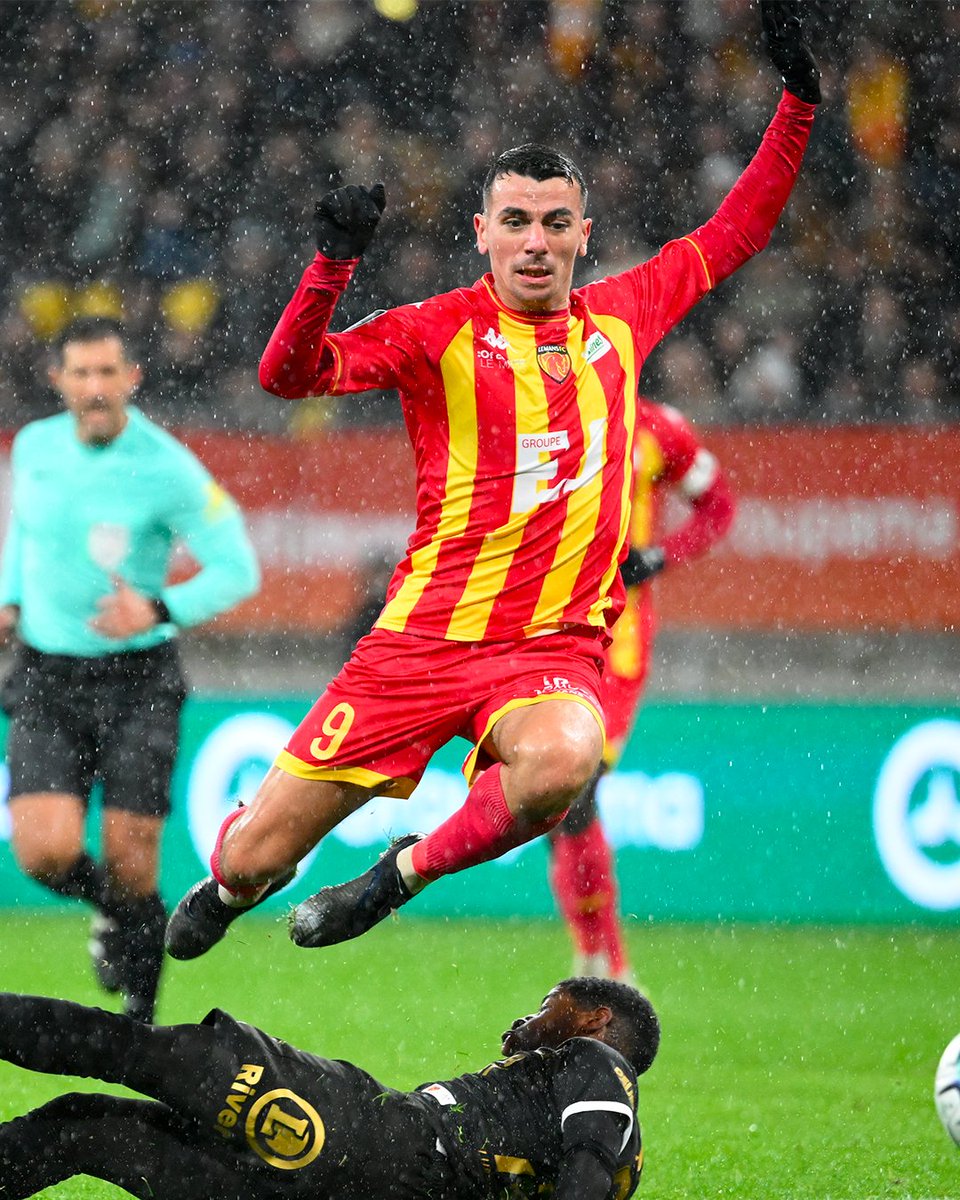 Ligue2BKT's tweet photo. 🔥 Tout roule pour @LEMANSFC dans ce premier acte : Rabillard ouvre le score !
#LMFCASC (1-0) https://t.co/qXjCl8IrG2