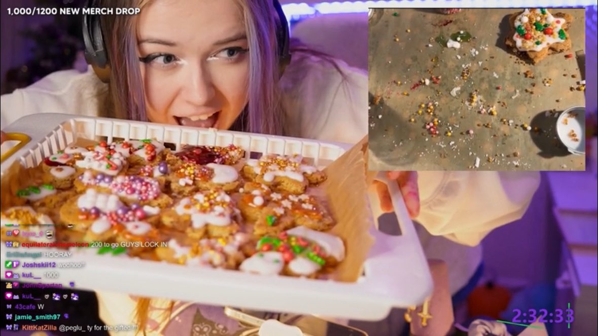 MorganNort17680's tweet photo. Roscumbers Christmas Cookies🩷 https://t.co/oHdkyKioTM