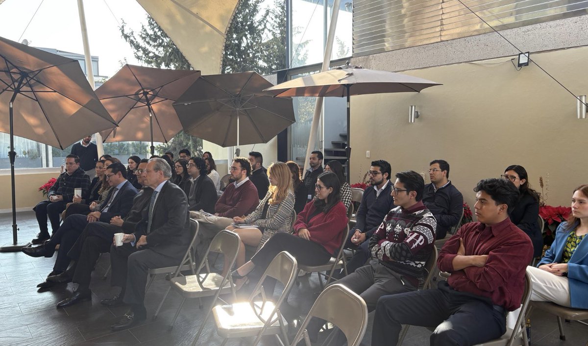 Con el objetivo de compartir la labor de nuestra organización, impartimos una plática en Notarías HLOM de la Ciudad de México, sobre el impacto de nuestras iniciativas y la importancia de construir espacios profesionales seguros e inclusivos en el sector legal.