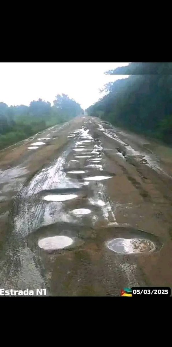 NgarivhumeJ's tweet image. We sleep on this one tonight. While ED is busy dishing out brand new SUVs to #twerking women supporters, the first picture is Kaguvi street (named after national first chimurenga icon Sekuru Gochetsvimbo Gumboreshumba Kaguvi) today after heavy downpour!