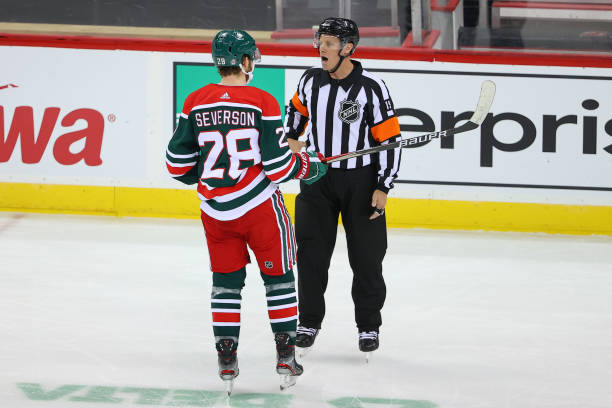 ScoutingTheRefs's tweet image. Refs for @GoldenKnights vs. @NJDevils are Graedy Hamilton (#41) and Gord Dwyer (#19). Tonight's officials: scoutingtherefs.com/2025/12/50499/… 
#VGKvsNJD #VGK #NJD #VegasBorn #NJDevils