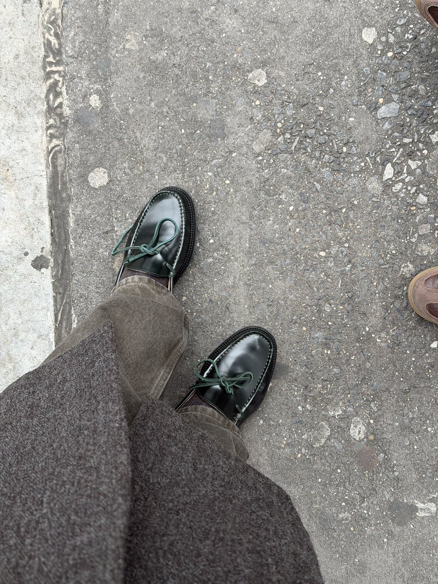 me compré unos mocasines verdes