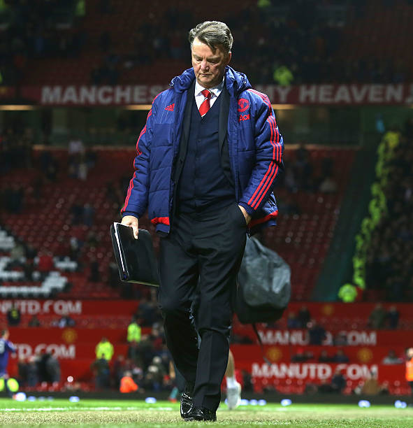 Cantona_Collars's tweet photo. 10 Years Ago Today:

Manchester United players were booed off the pitch after an underwhelming draw against West Ham.

FUCK ALL HAS CHANGED IN A DECADE https://t.co/fUrKikZTfI