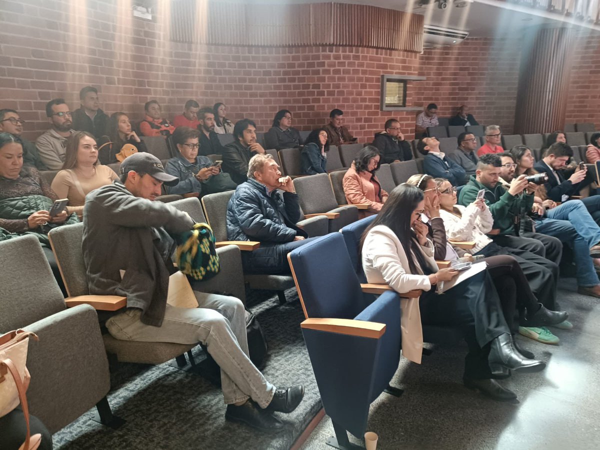 UPRAColombia's tweet photo. 🌱Este viernes, en la sede del @igacColombia l, en la  conmemoración del #DíaMundialDelSuelo 🍃🌿 la @UPRAColombia presenta la  Ponencia: Los suelos y su importancia en las zonificaciones de aptitud productiva 
Agropecuaria.  
Aquí se resalta la importancia del inventario de los suelos para realizar los instrumentos de política pública sectorial. 🌍