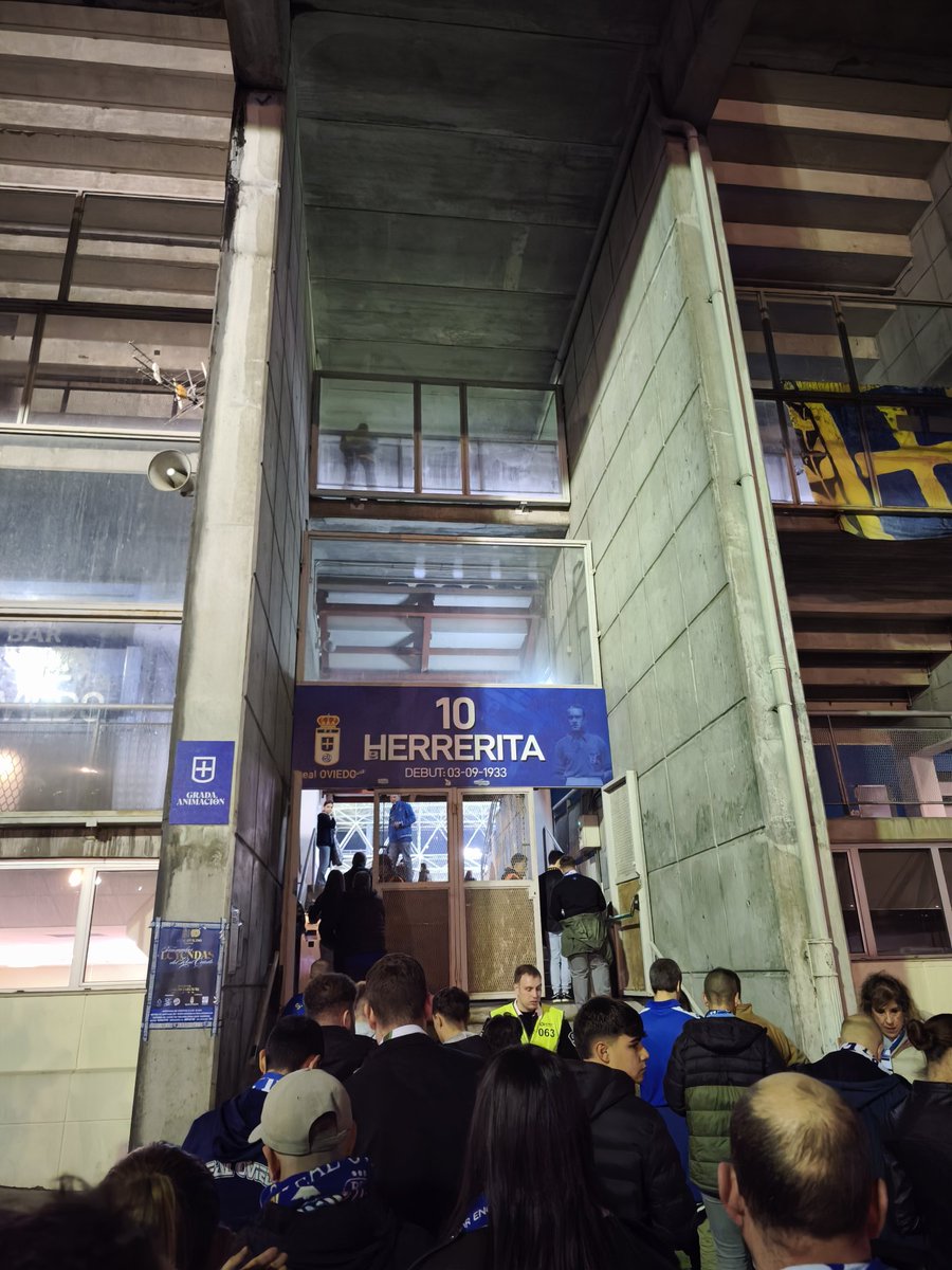 Gracias por tenernos 20 minutos a la cola <a href="/RealOviedo/">Real Oviedo</a> INÚTILES