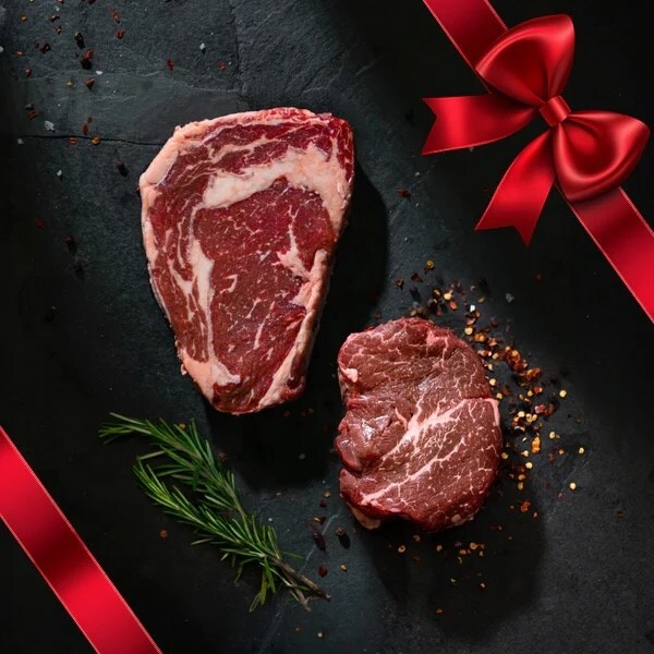 natprovisioner's tweet image. Custom butchery brand MeatWorks is launching its Prime Steak Sampler Gift Box, responding to the consumer and corporate need for meaningful gift-giving.

Learn more: provisioneronline.com/articles/11979…

#MeatIndustry #GiftGiving #butcher #GiftBox #gifting
Photo: MeatWorks