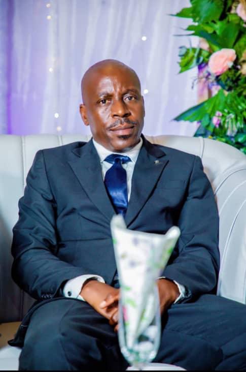 pnininahazwe's tweet photo. Le Lieutenant-Colonel Athanase Minani (SS1564), commandant du 8è Bataillon TAFOC, a été abattu hier soir (de même que 3 de ses gardes), dans les combats en cours en #RDC.
C'est le plus haut gradé de la #FDNB et premier officier ex-FDD tué dans cette guerre. #Burundi #M23 #Uvira https://t.co/UOcTVknHse
