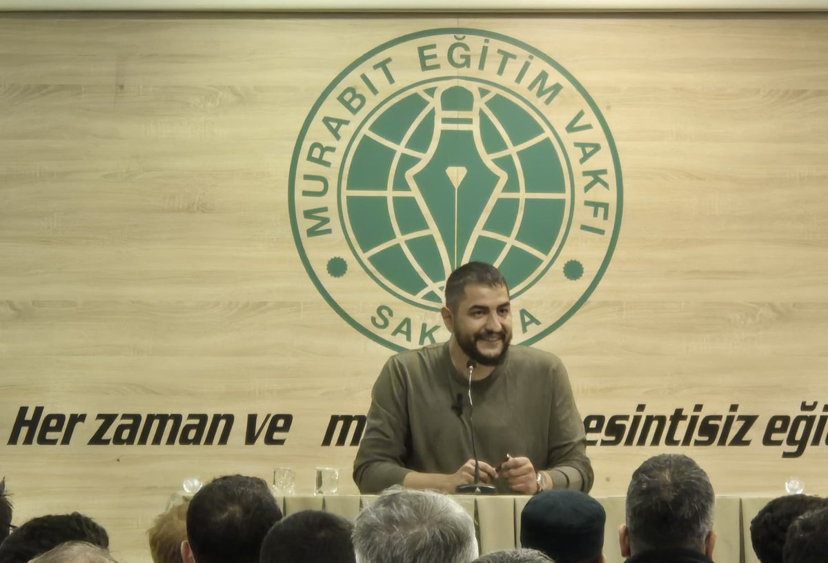 ACM’lendik :)
<a href="/AltayCemMeric/">Altay Cem Meriç</a>