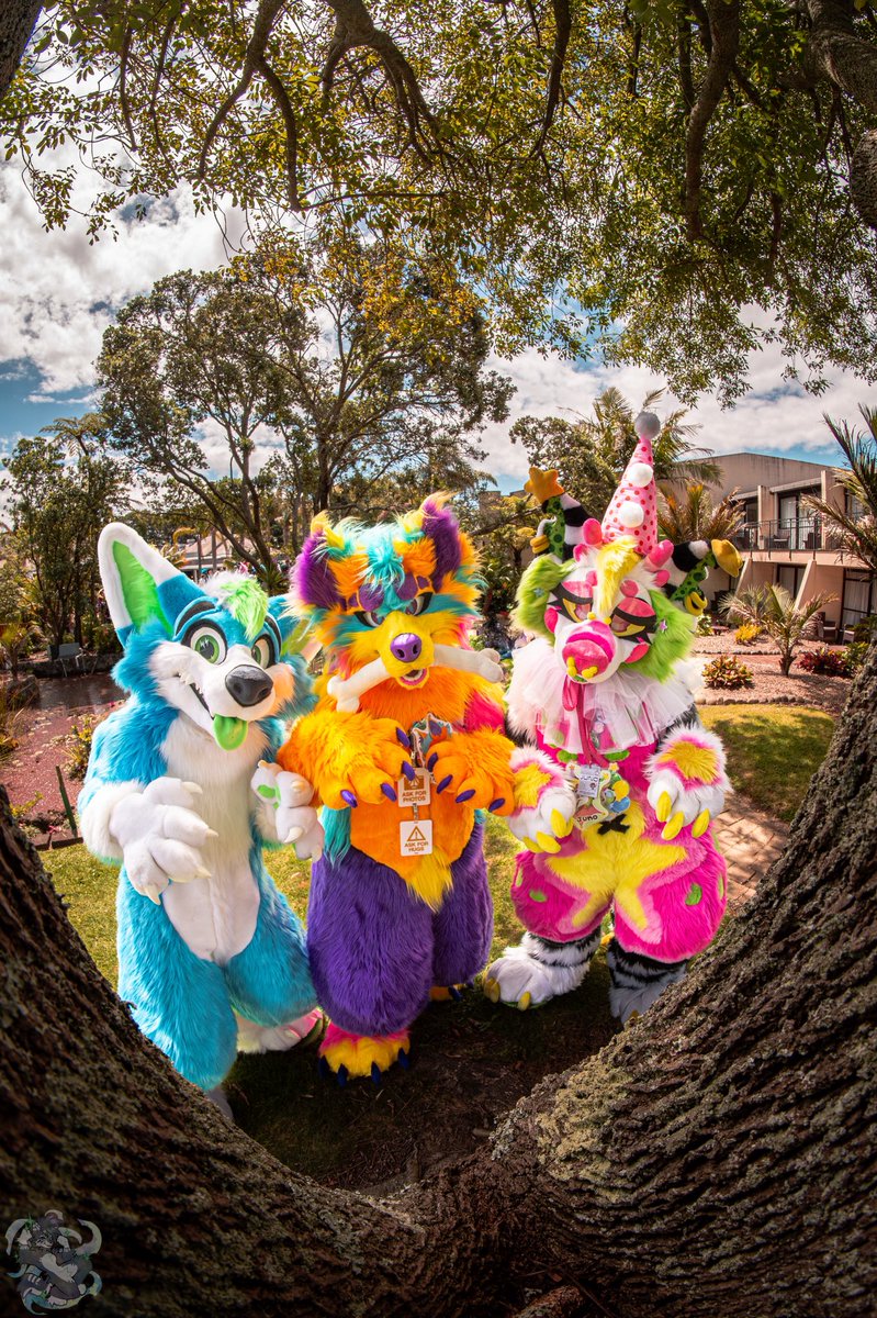 me and gang 🫶

#furryconvention #fursuitphotos