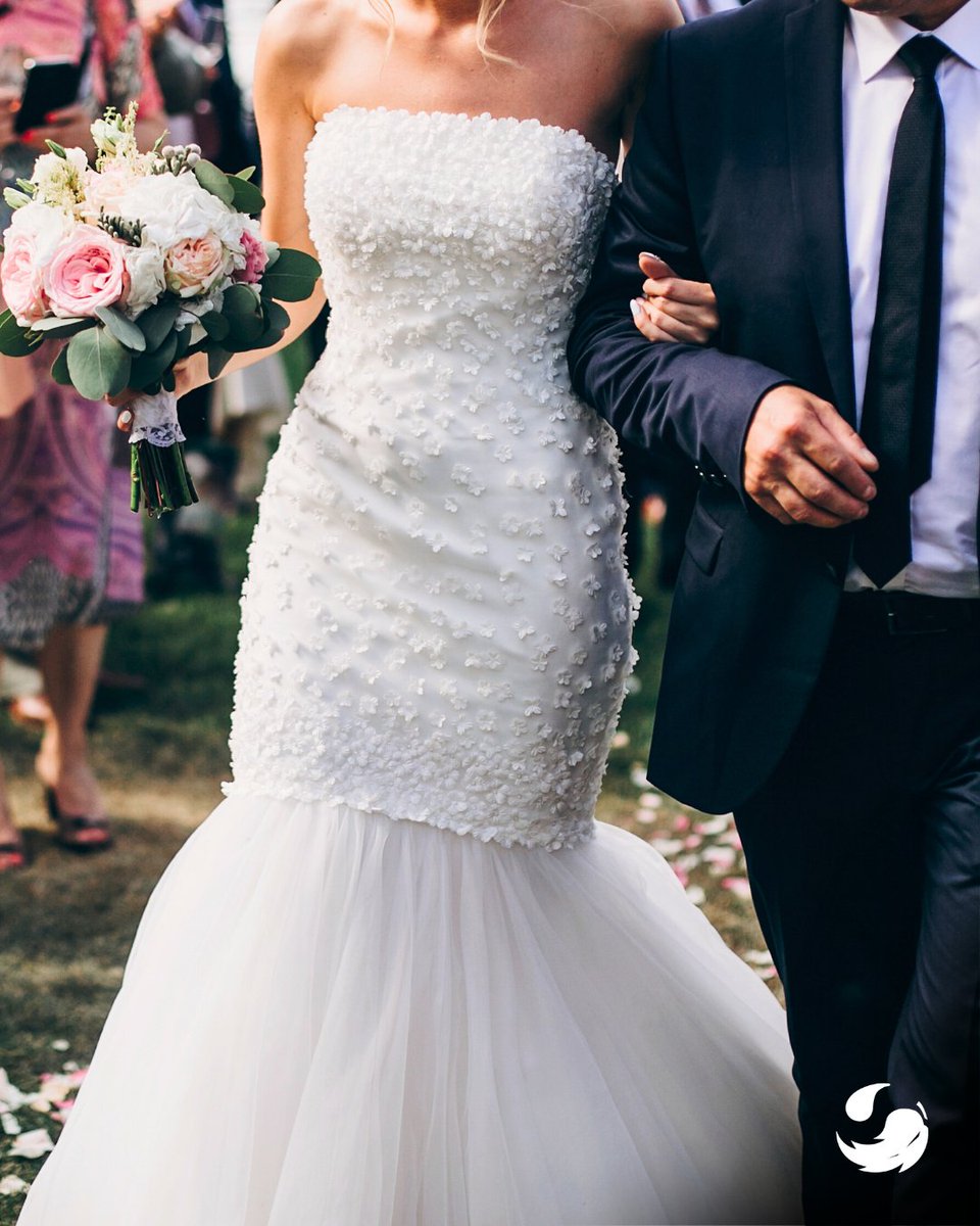 The event is over, but the memories—and the outfit—should last. Bring your suit or gown in for a refresh and keep it looking as stunning as the night you wore it.💫

#GreenEarthCleaning #TheWeddingGownSpecialistsCpr #BridalRefresh