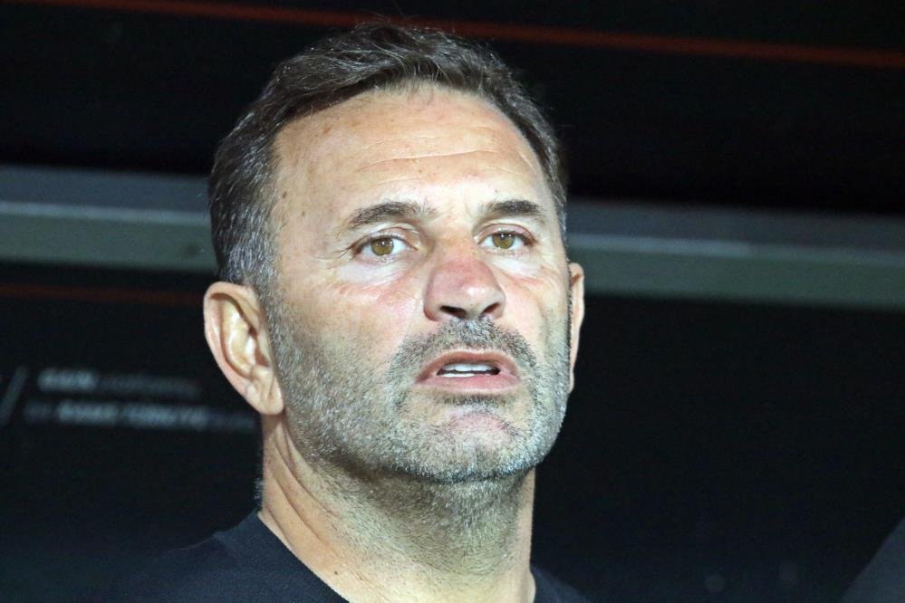 Okan Buruk: İkinci gol öncesi Davinson Sanchez'e yapılanın faul olduğu benim görüşüm. Lehimize faul de verilebilirdi. Rakip hücuma giderken yaptığı faullerde sarı kart görmedi. Hakemin kararlarına saygı duymak gerekiyor.