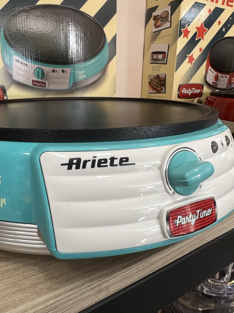 DigiParaguay's tweet photo. ✨ ¡Llegaron los nuevos productos ARIETE a Digi Marketplace! ✨
Más estilo, más diseño y más sabor para tu cocina. 🍳🔥

Creperas, wafleras, pipoqueras, sandwicheras…
Todo con ese toque retro y la calidad que distingue a Ariete.

Prepara tu cocina para un upgrade con onda 😍 https://t.co/NxEymNMGzW