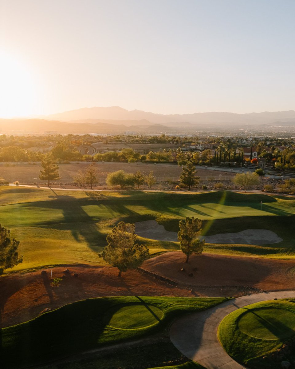 serketgolf's tweet photo. Carved out of the Mojave’s rock and ridges, Serket is a desert golf experience where strategy, precision, and scenery meet on every hole.

📷: @alexleeth_photography https://t.co/riM156FcZO