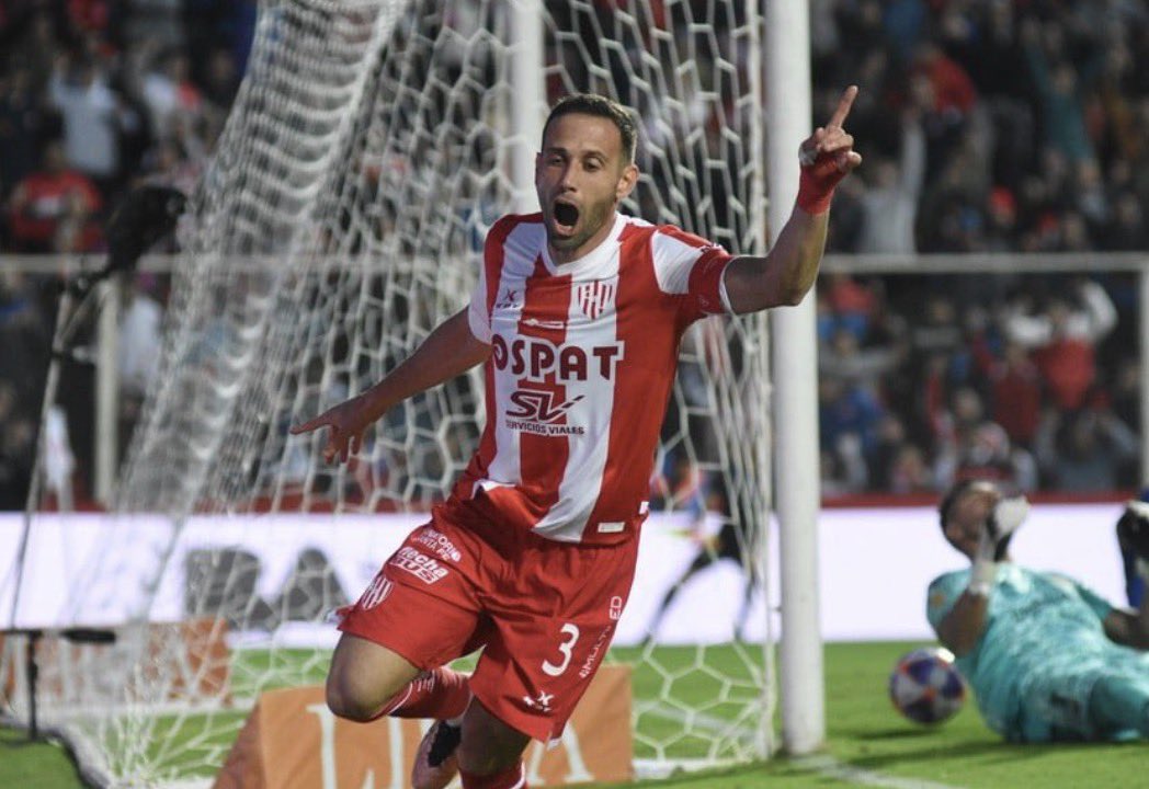 8 años juntos , Gracias capitán; No fue un año favorable pero siempre dejaste todo por estos colores 🇦🇹 ,las puertas siempre estarán  abiertas para vos y tu familia .

 Éxitos en lo que viene y mucha suerte 🙌