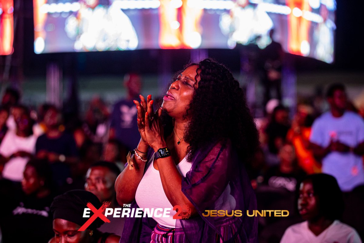 TheExperienceLG's tweet photo. As we lift our voices to the Alagbara, the Mighty and Glorious God, the atmosphere shifts and worship rises.

#TE20
#JesusUnited
#TheExperience20 https://t.co/hqIgiOlfTh