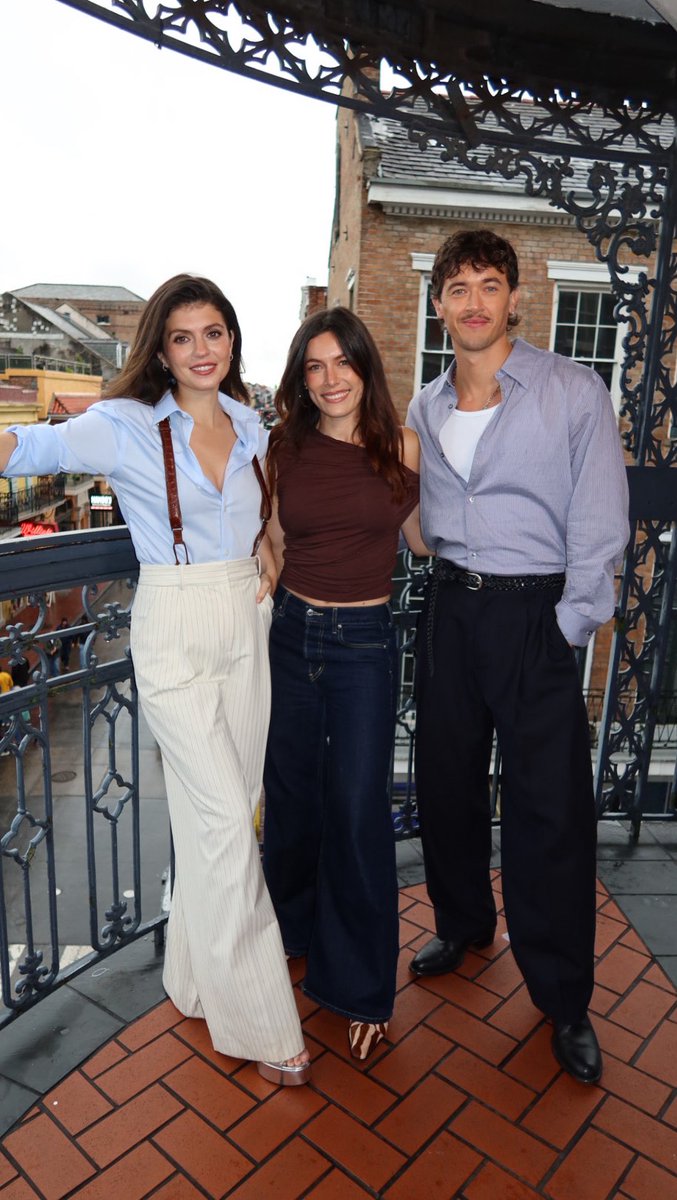 Emily Bader and Tom Blyth with Jess Lucero during the "People We Meet on Vacation" press day in New Orleans. 🧡